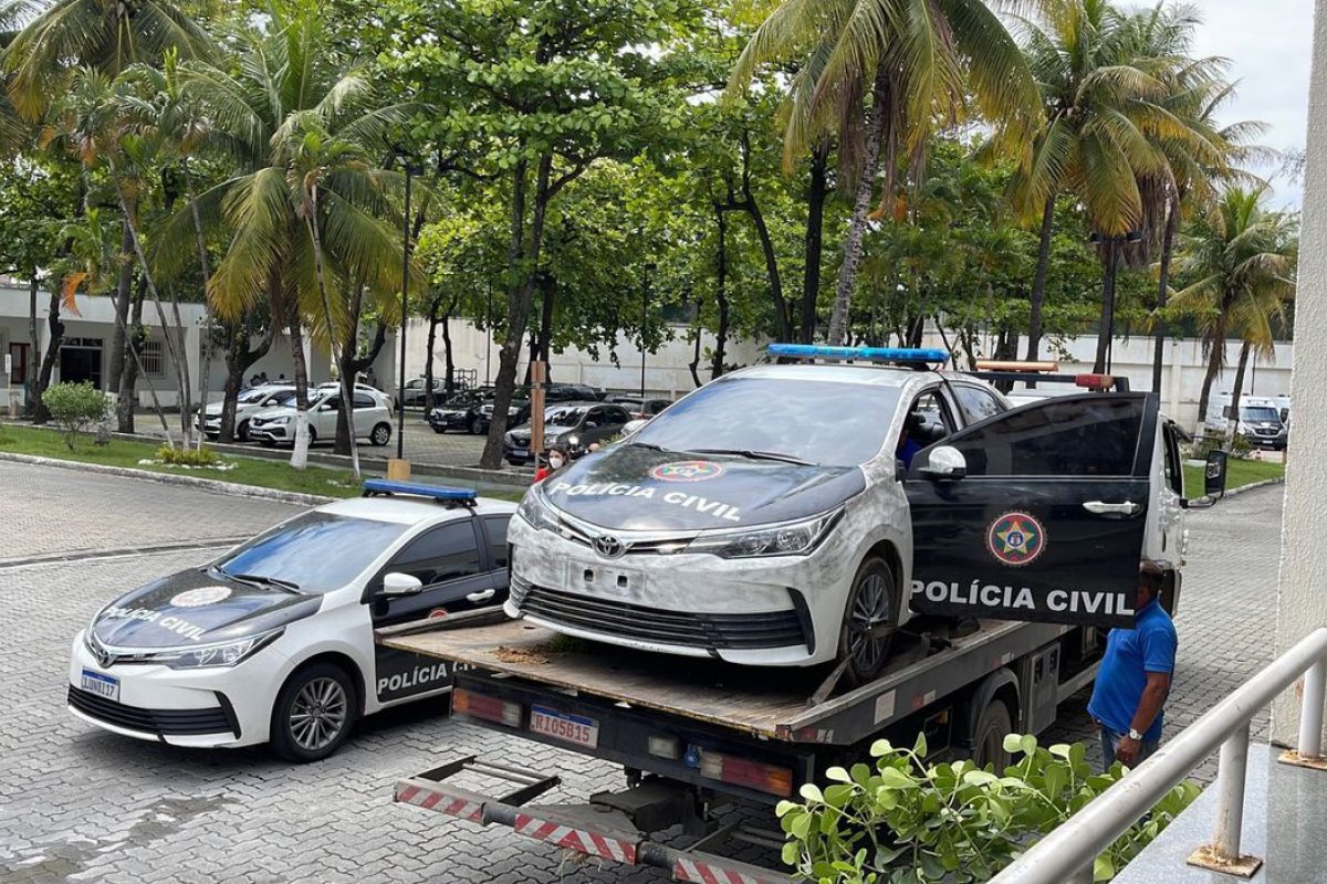 Operação apreende carro clonado da polícia em operação no Rio de Janeiro 
