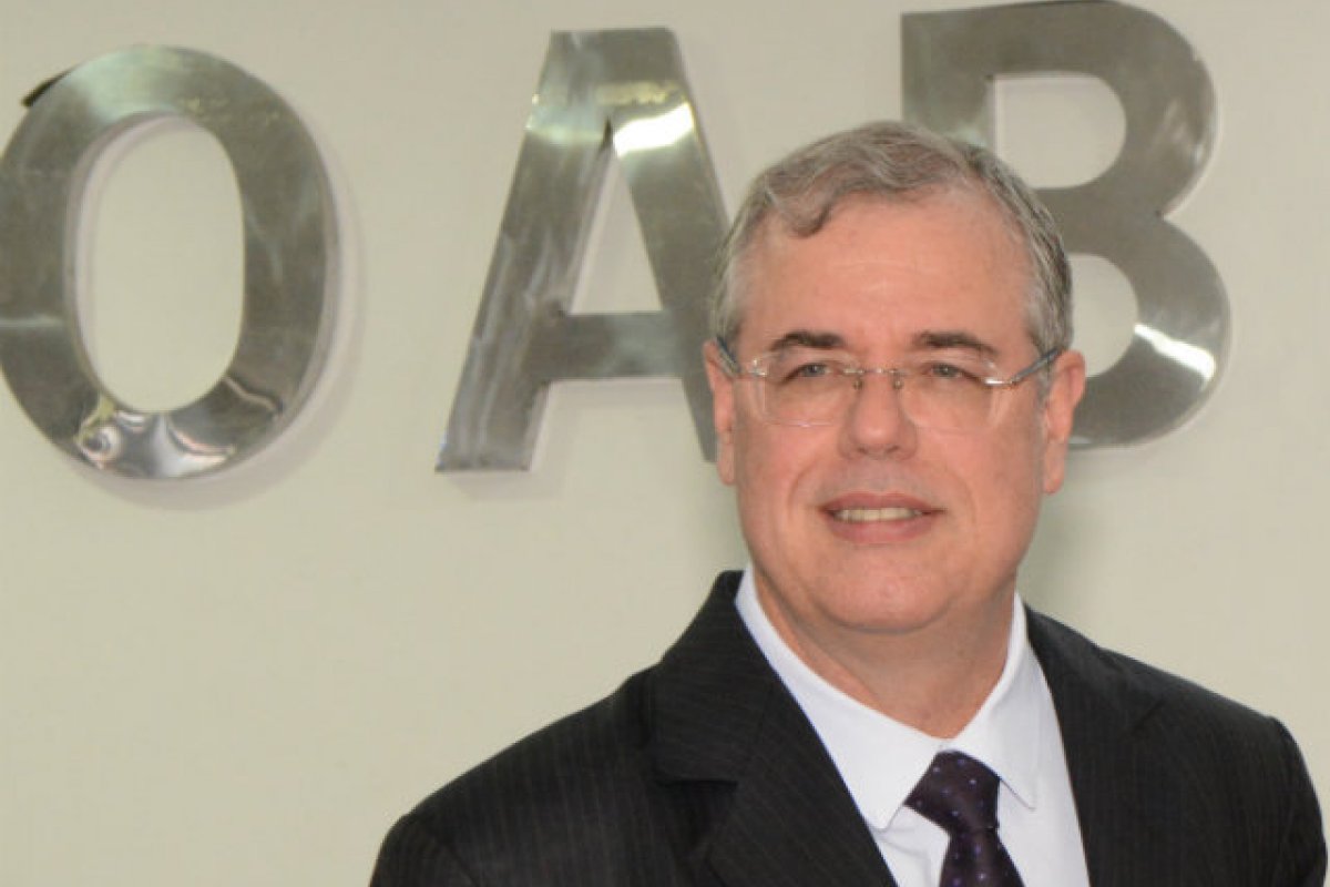 Luiz Viana rebate acusações e afirma que OAB assumiu despesas para ele morar em Brasília