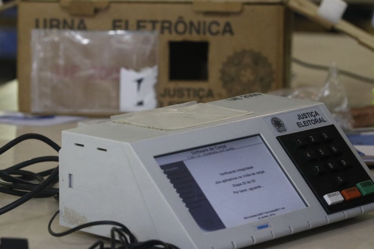 TSE faz testes de segurança com planos de ataques às urnas eletrônicas