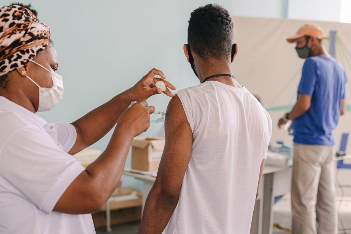 Covid: Salvador segue com aplicação de 1ª, 2ª e dose refoço nesta terça (23)