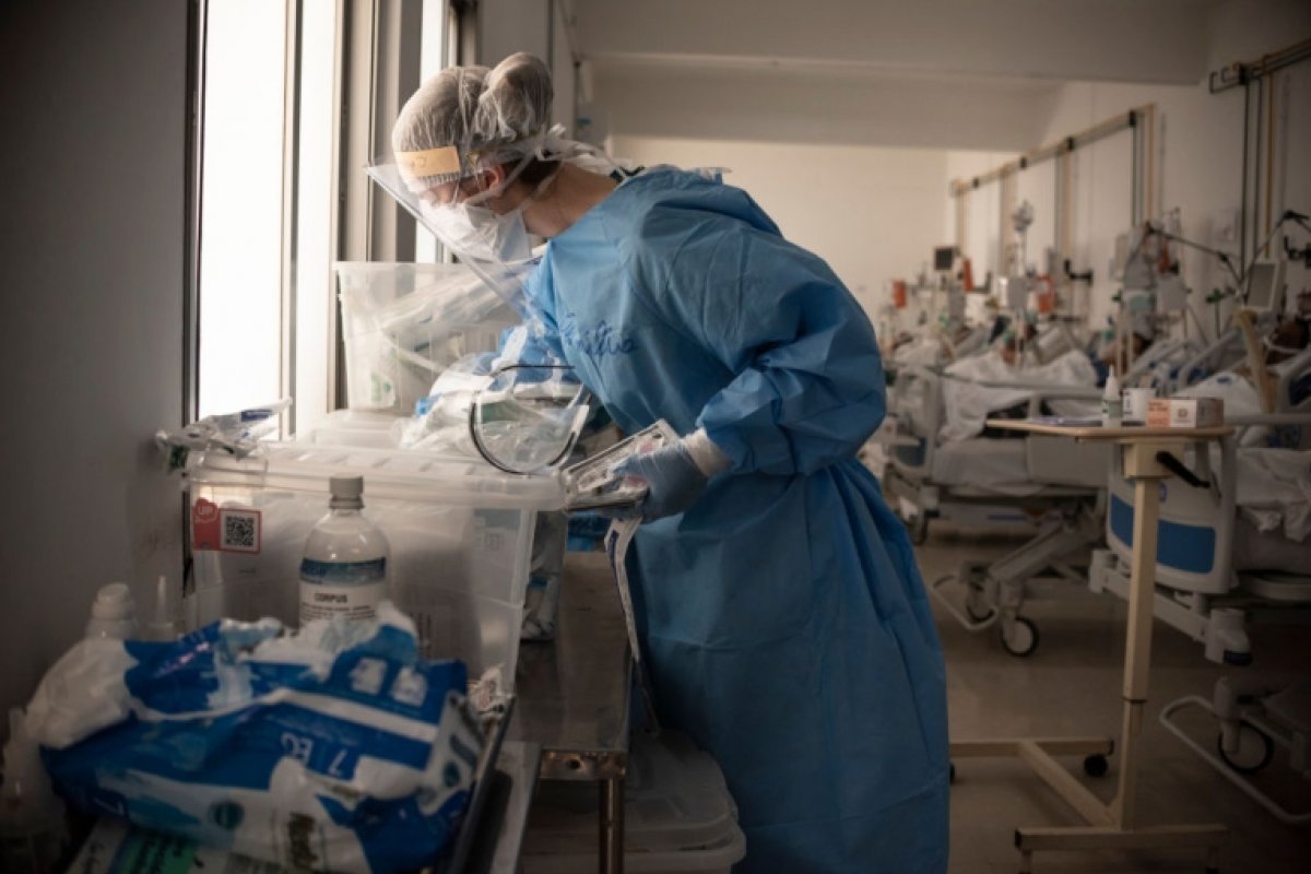 Internações por Covid-19 em UTIs caem ao menor nível desde início da pandemia