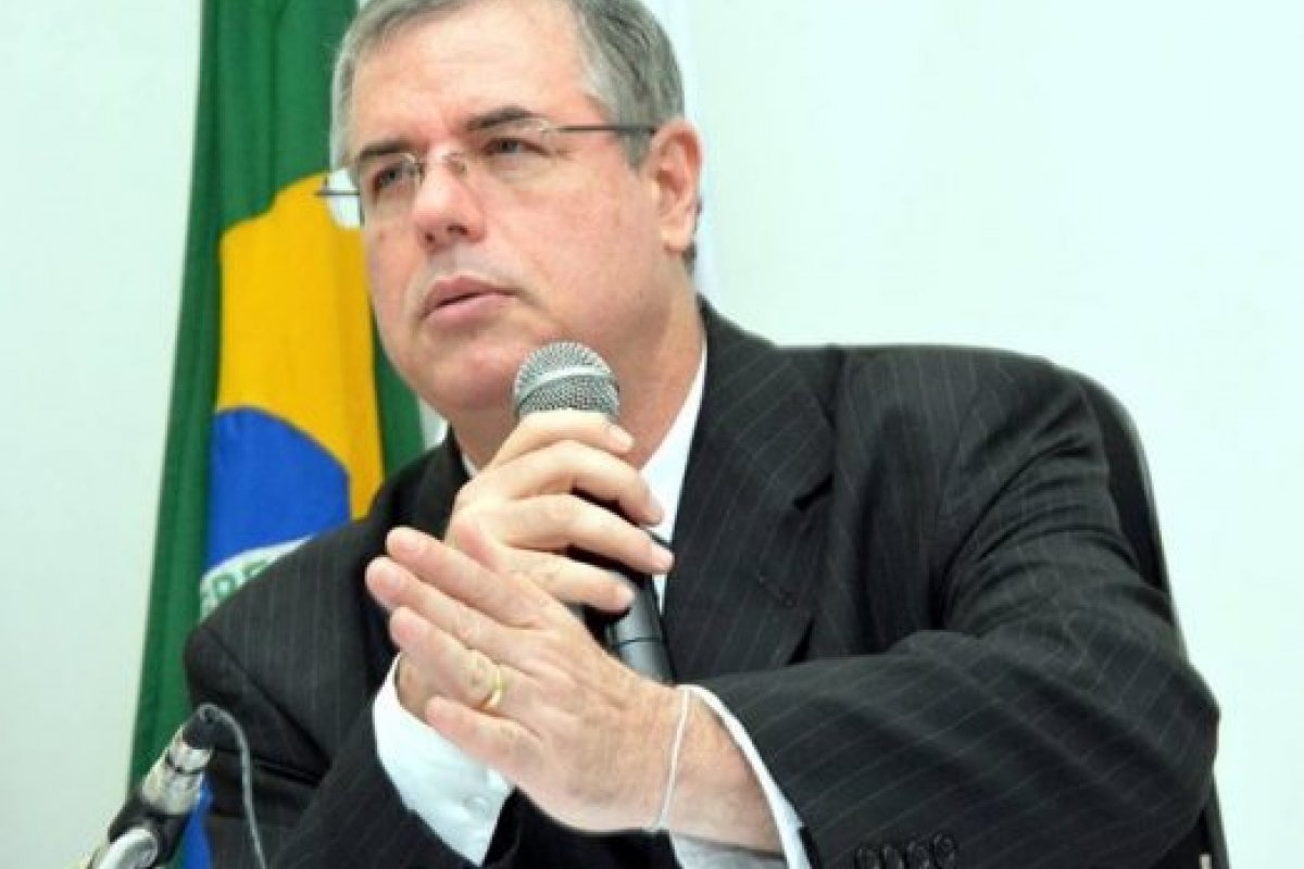 Auxílio pago a Luiz Viana bancaria 240 anuidades da OAB