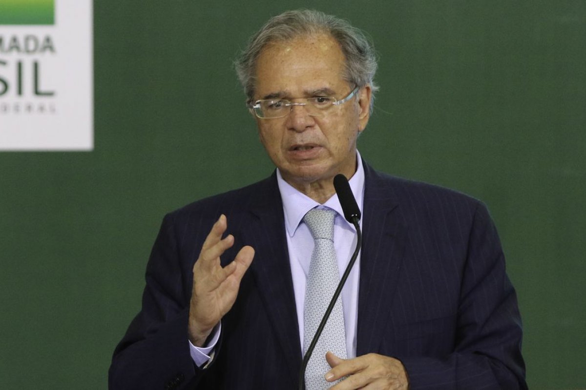 Guedes releva que defendeu tributação de offshores em reforma do Imposto de Renda