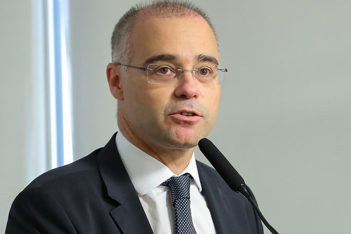 CCJ no Senado: Alcolumbre avalia agendar sabatina de Mendonça para dezembro