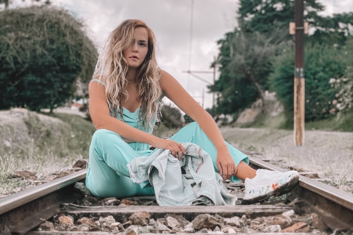 Atriz Lhays Macedo dubla Cardinal, nova série de O Universal+