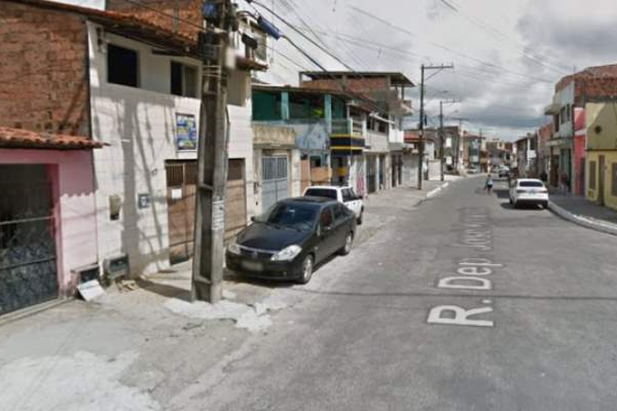 Homem é morto com diversos tiros no bairro de Cajazeiras V, em Salvador