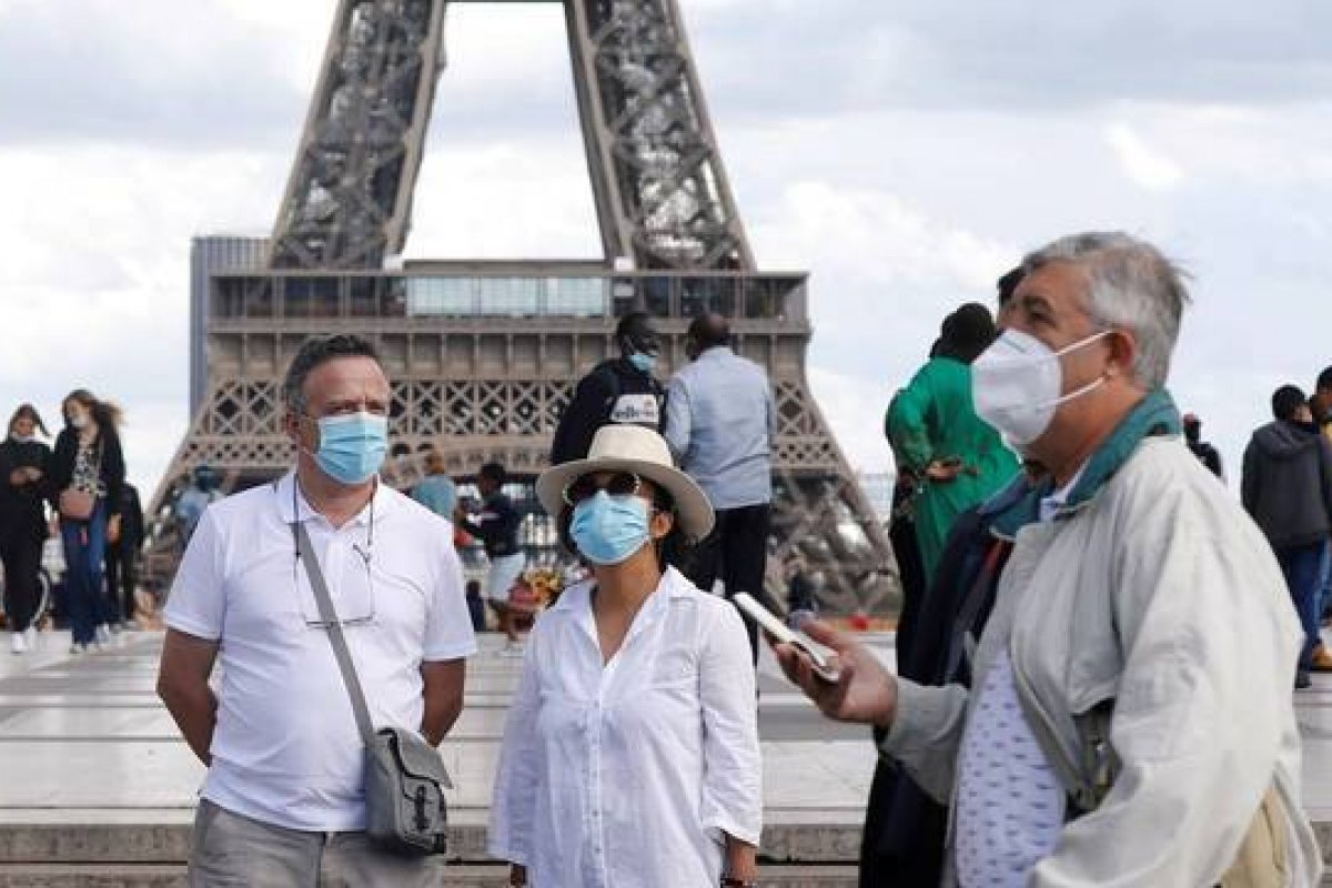 França anunciará novas medidas para conter avanço da Covid-19 nesta quinta (25)