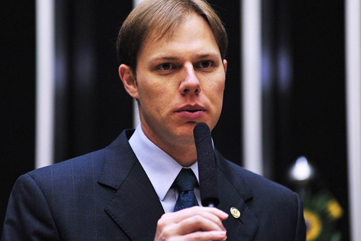Deputado que participou das prévias do PSDB testa positivo para Covid-19