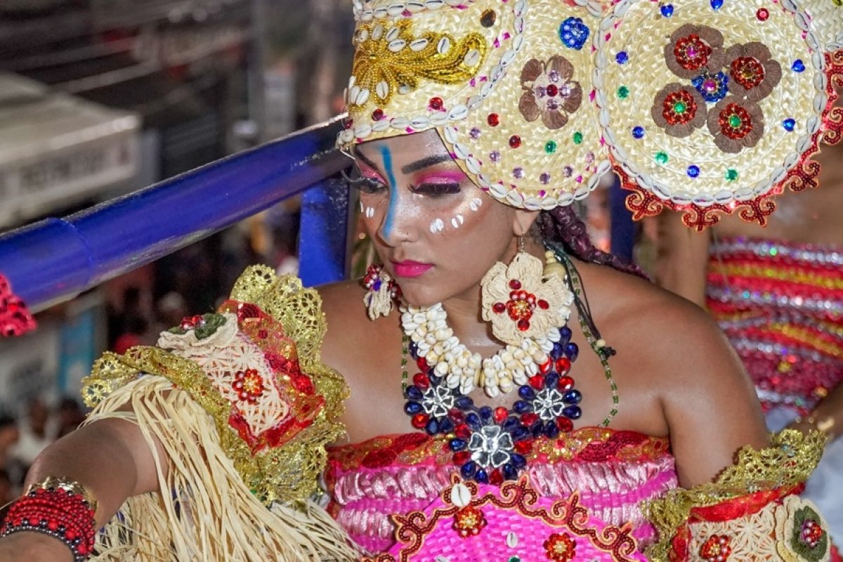 Trajes artesanais do Afro Bankoma ganham exposição na capital baiana!