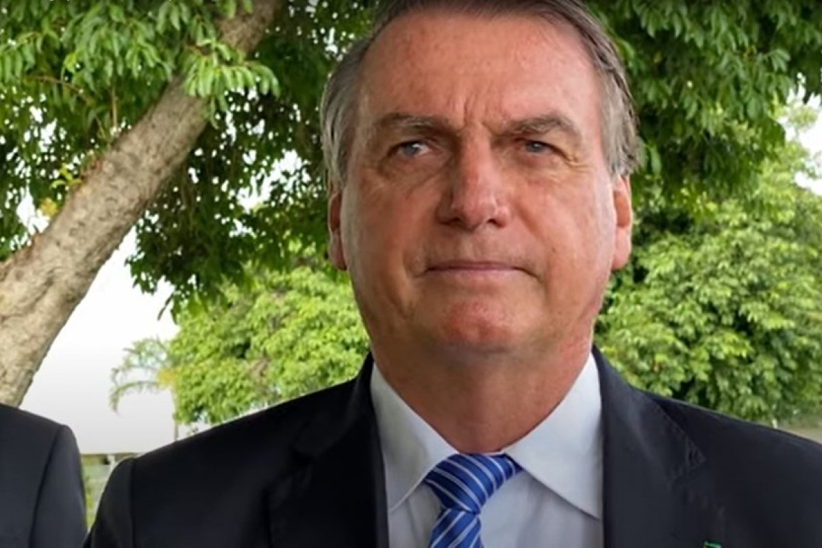 Bolsonaro diz que gostaria de entregar o Palácio da Alvorada 'para alguém'