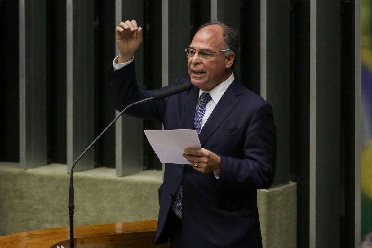 Relator da PEC dos Precatórios apresenta parecer da proposta à CCJ do Senado