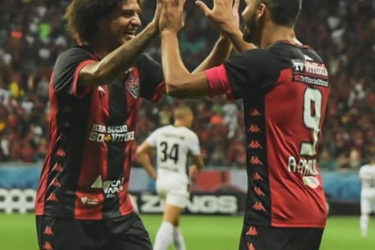 Vitória sofre empate no último minuto e permanece no Z-4