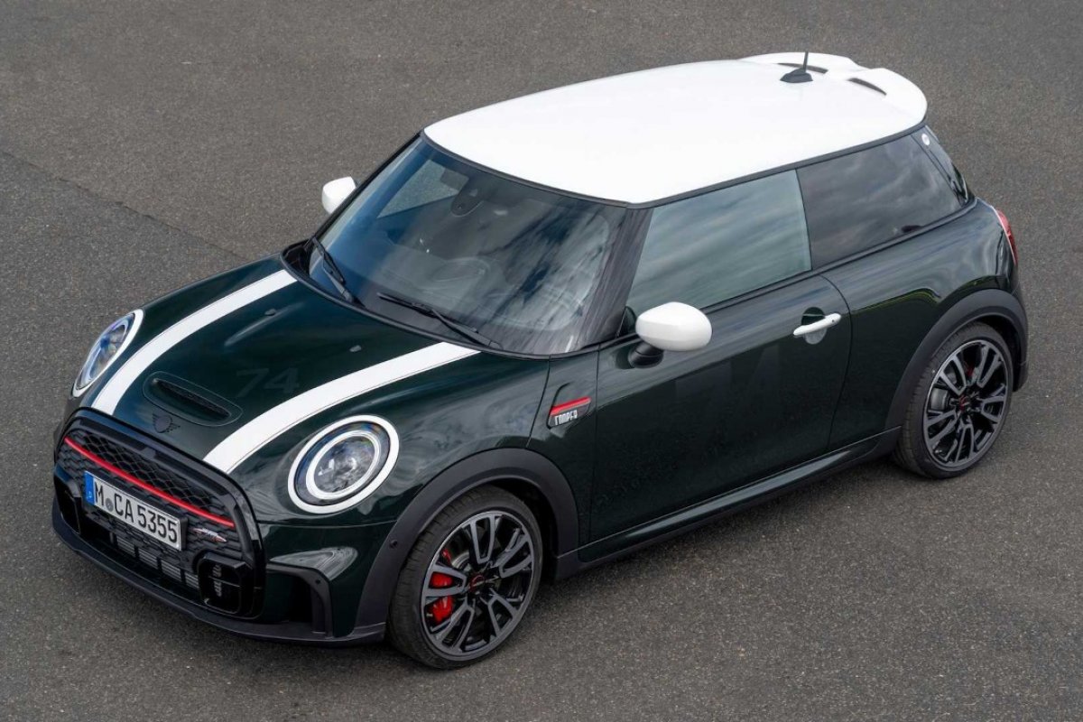 Mini Cooper ganha série especial de aniversário por R$ 299 mil