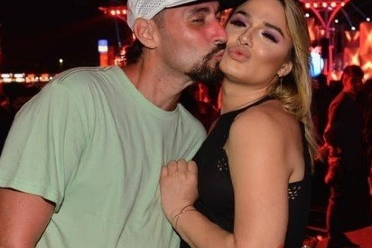 Sucesso como a trans Britney em “A Dona do Pedaço”, Glamour Garcia vai ao Rock in Rio com o namorado