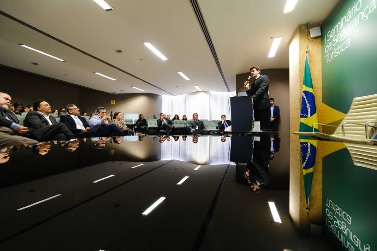 Governo estuda criação de Sistema Nacional de Segurança Turística
