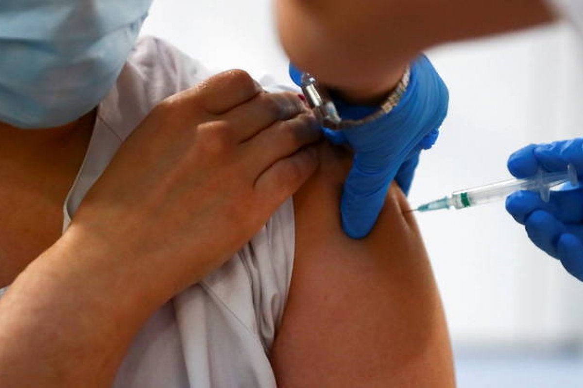 São Paulo atinge a marca de 100% da população adulta vacinada contra covid-19