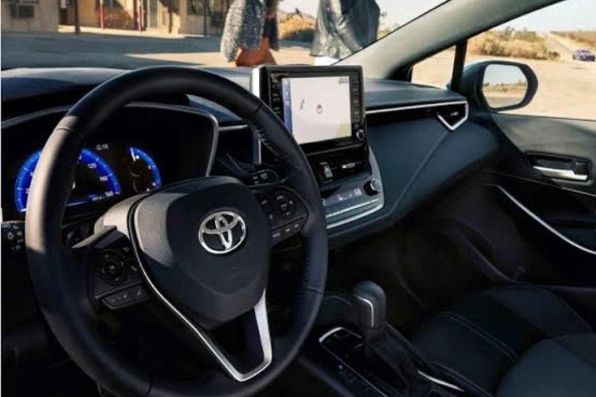 Toyota mostra teaser de um novo Corolla esportivo e turbo