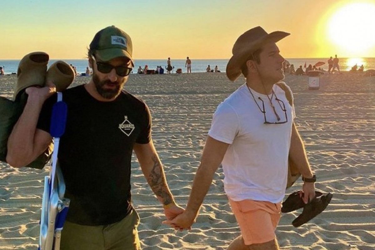 Ator Marco Pigossi assume namoro com cineasta