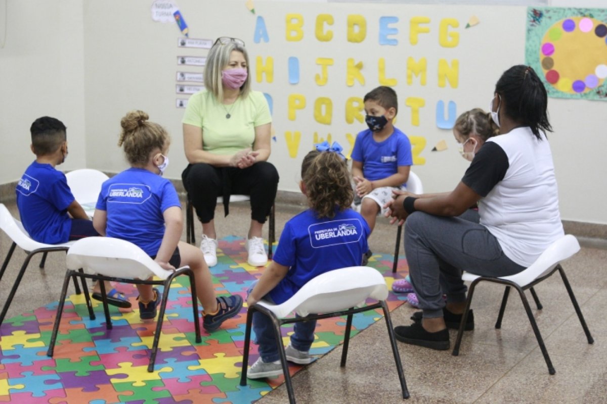 Mais de 94 mil escolas públicas brasileiras sofreram com falta de tecnologia na pandemia, aponta pesquisa