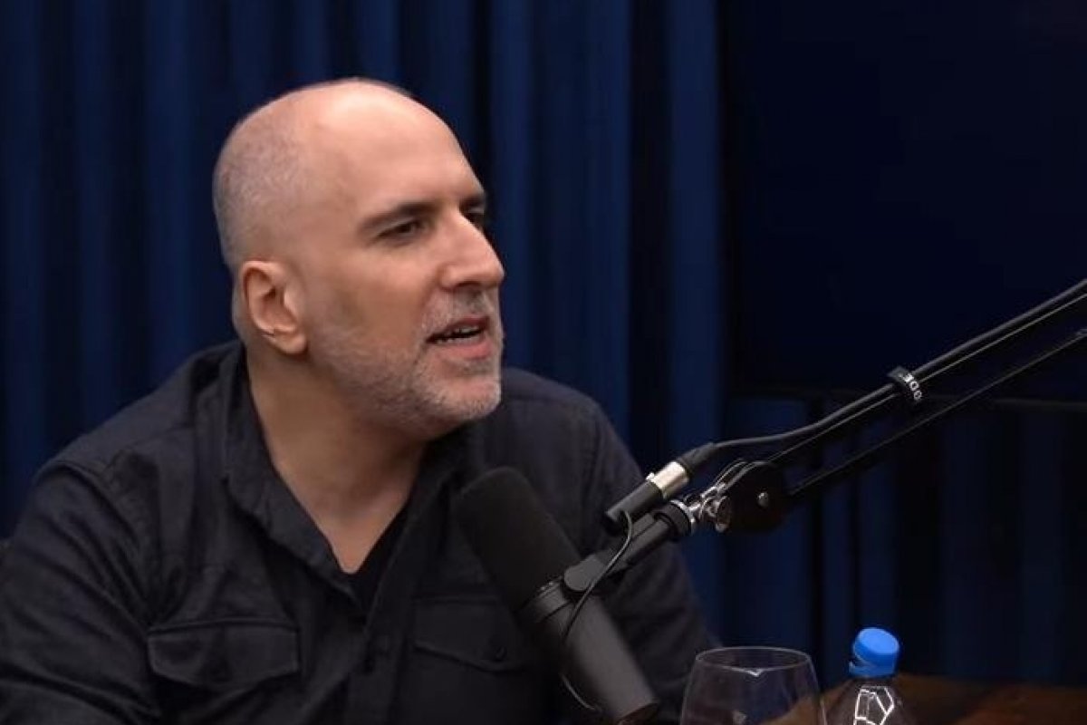 Humorista Antônio Tabet faz pesquisa sobre possível presidente em 2022 e se surpreende