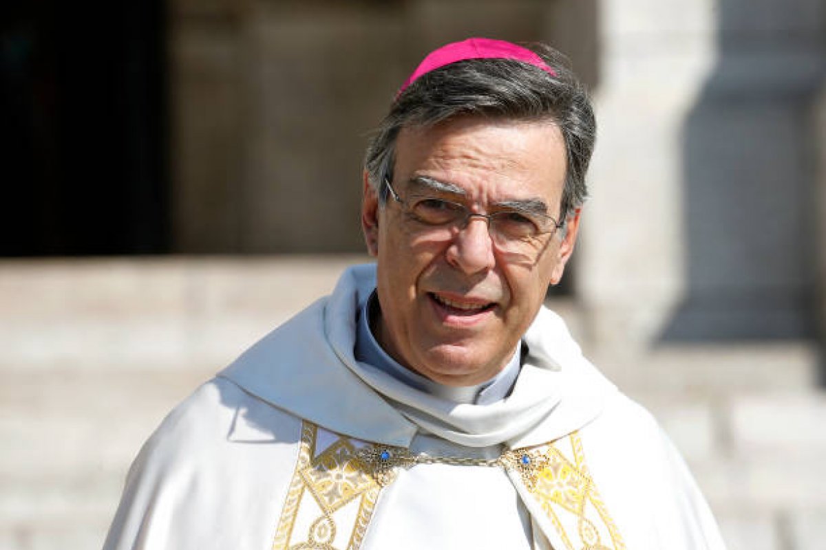 Acusado de "comportamento ambíguo", arcebispo de Paris renuncia ao cargo