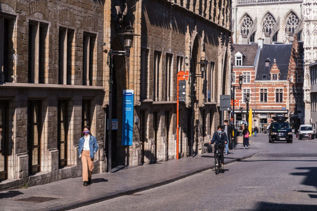 Para conter quarta onda da pandemia, Bélgica volta a estabelecer medidas sanitárias