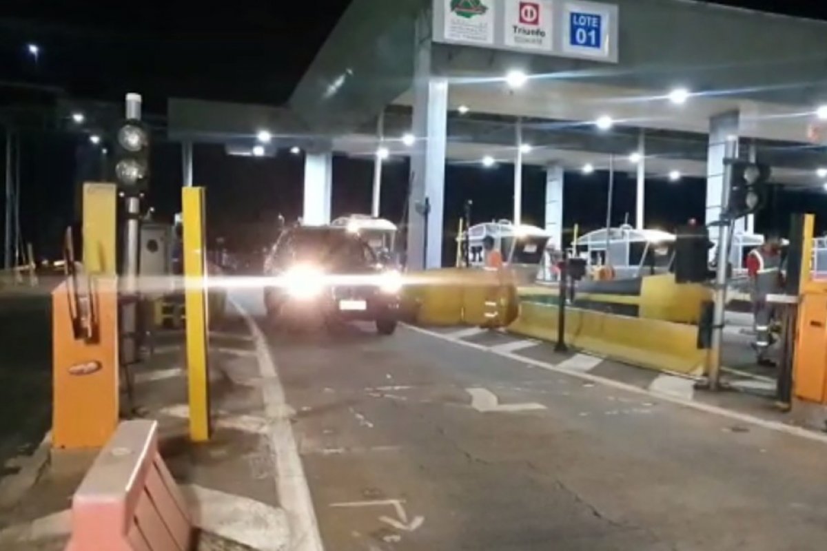 Paraná desativa 14 praças de pedágio e libera cancelas após 24 anos de concessão