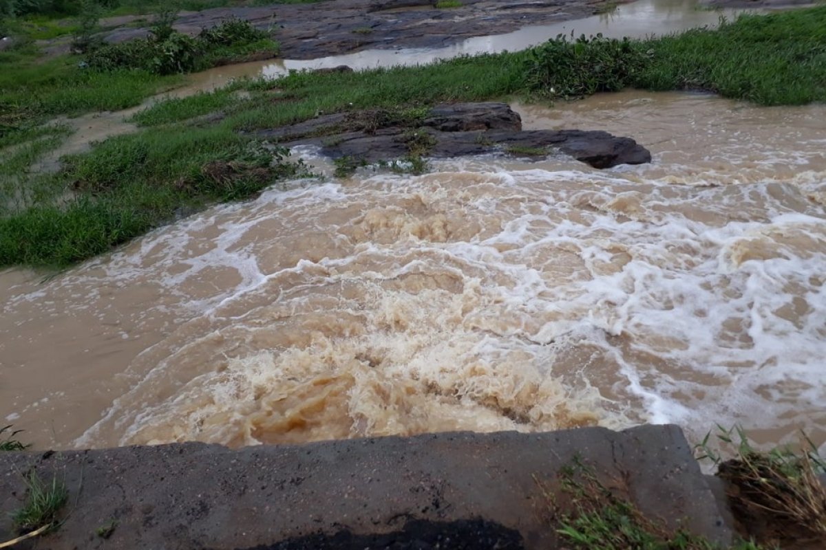 BA-046 precisa ser interditada depois de queda de postes com fios de alta tensão