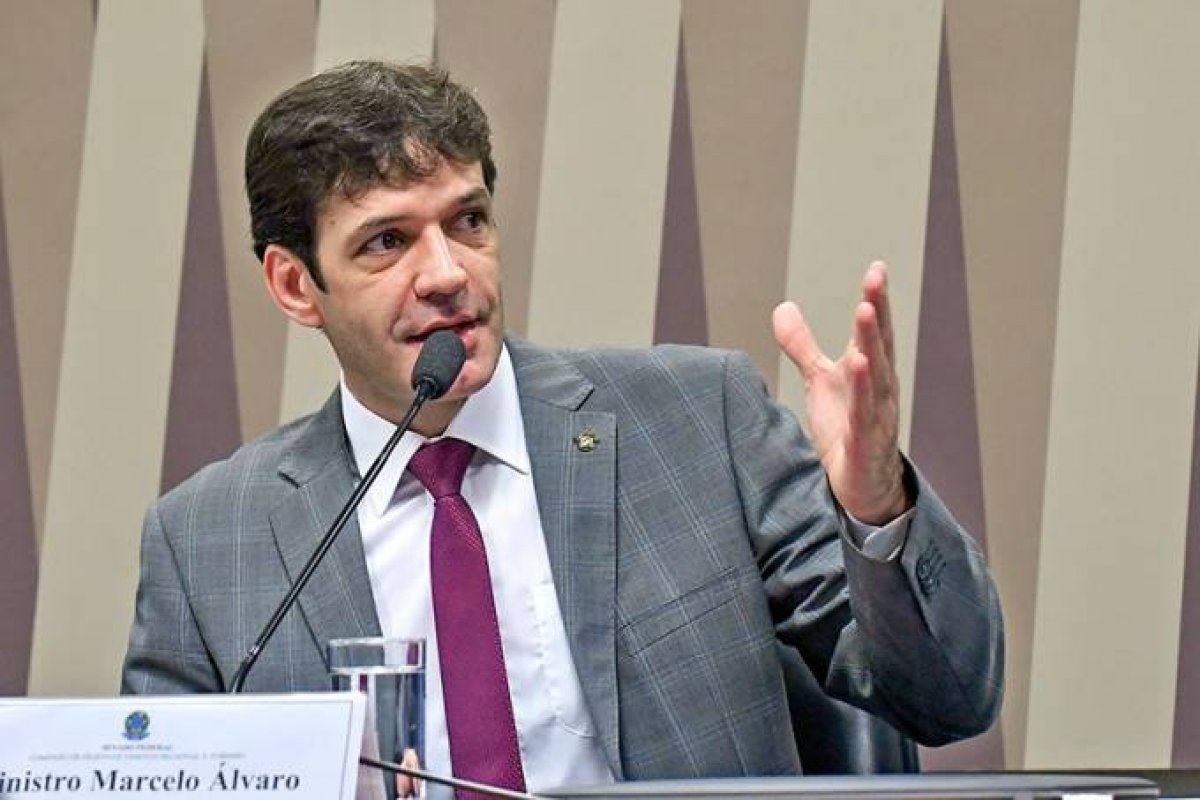 Mesmo após indiciamento da PF, ministro do Turismo será mantido no cargo