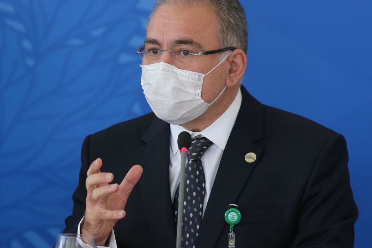 Variante Ômicron não deve gerar 'desespero', diz Ministro da Saúde