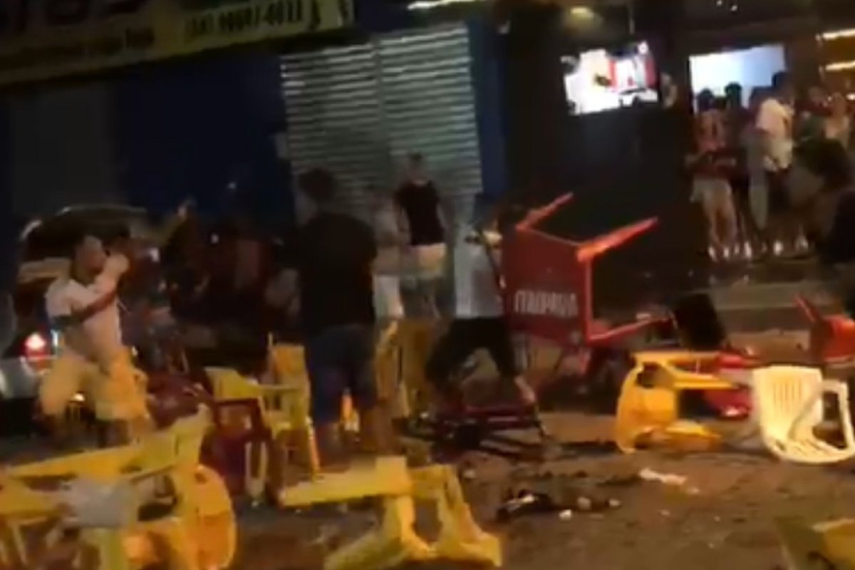 Clientes de bar no oeste da Bahia brigam após partida de futebol entre Flamengo e Palmeiras