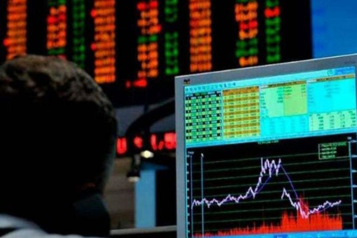 Em meio à crise econômica no Brasil, cresce o número de brasileiros que investem no exterior
