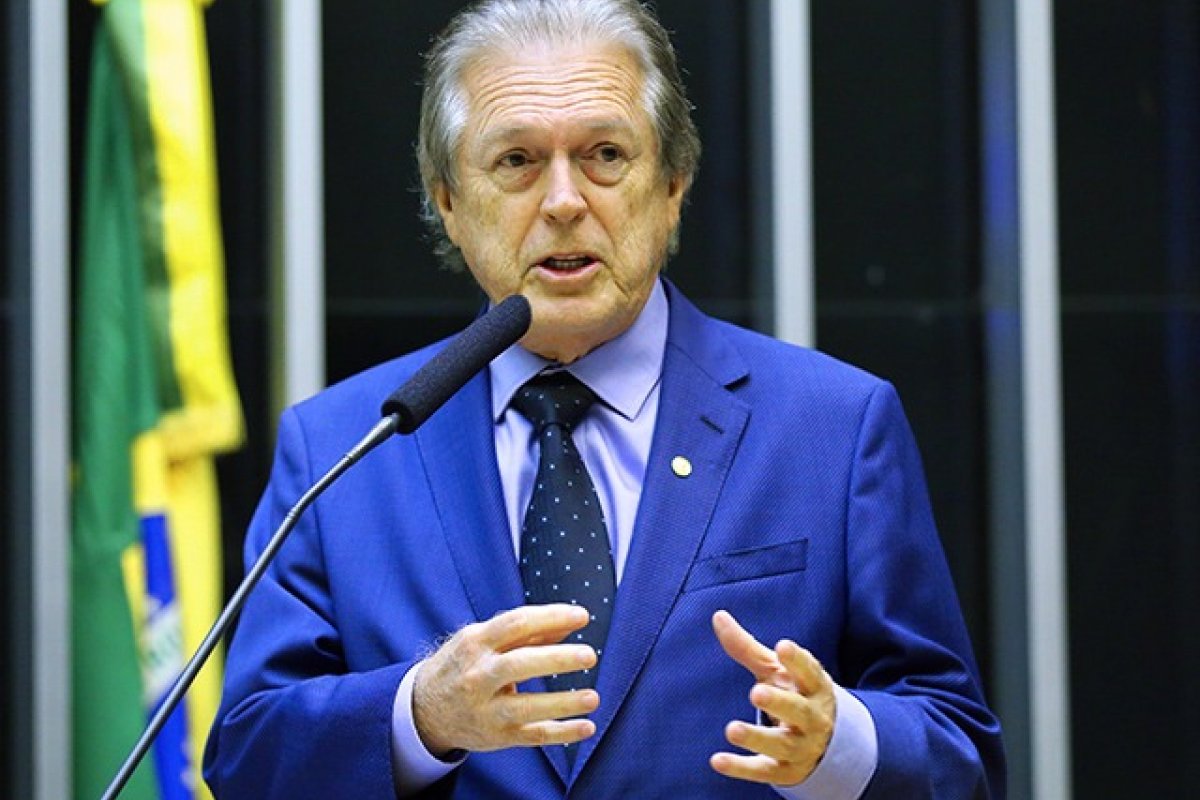 Bivar afirma que União Brasil trabalha para ter 'candidatura própria' à presidência em 2022