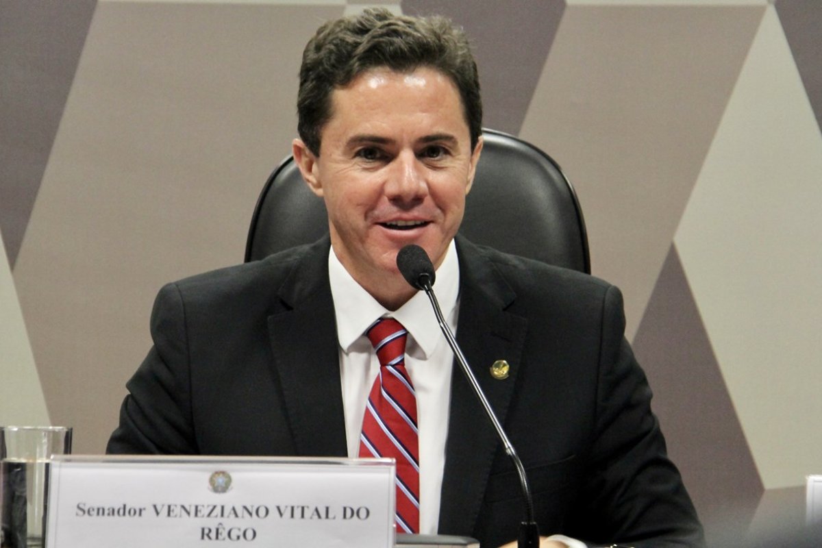 Senador afirma que desoneração da folha é sinal para recuperação econômica