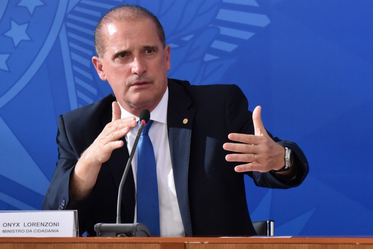 Governo trabalha em programa de microcrédito a empreendedores ‘invisíveis’, diz Onyx