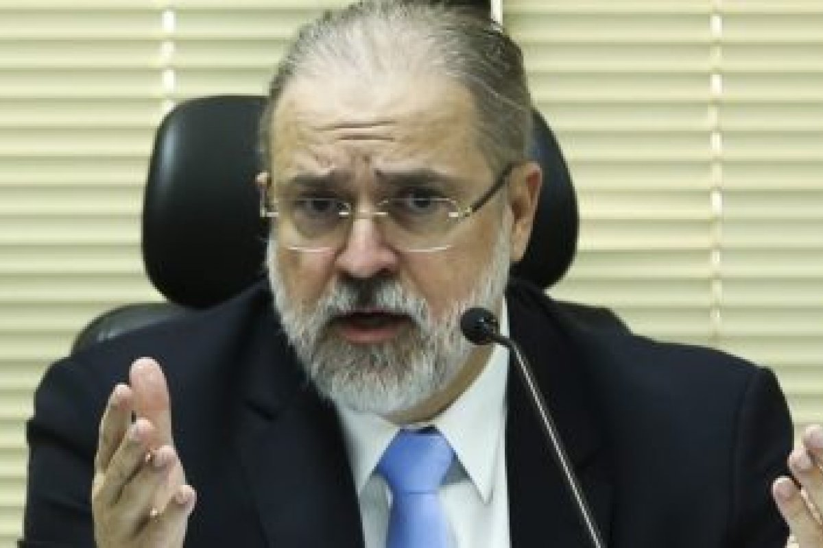 Augusto Aras é a favor do arquivamento de investigação contra Esteves e Campos Neto