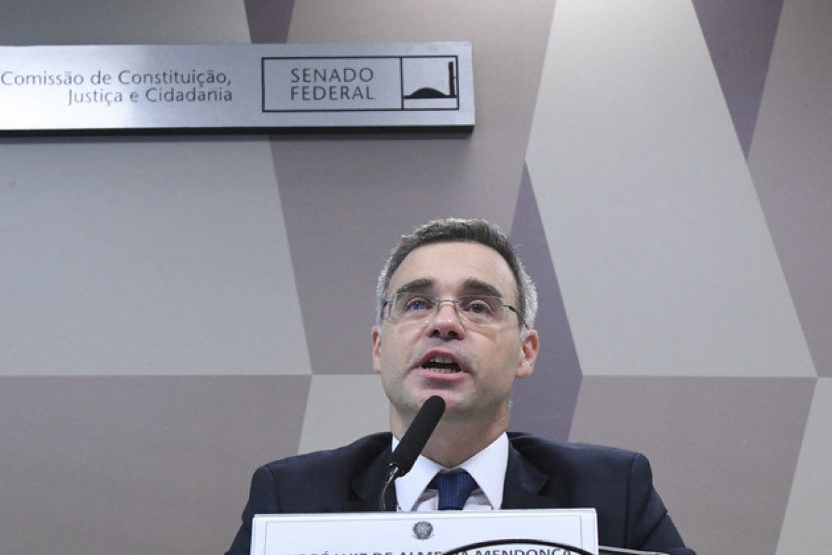 Indicado ao STF, Mendonça se compromete com estado laico e democracia