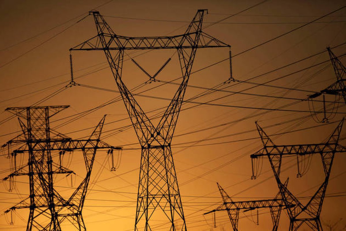 Em outubro, consumo de energia elétrica recua pela primeira vez no ano, aponta EPE