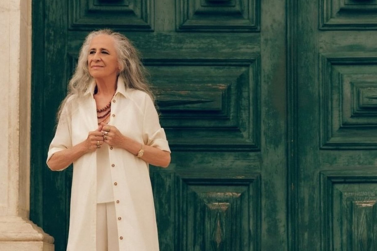 Veja vídeo! Maria Bethânia estrela campanha de Natal da Hering