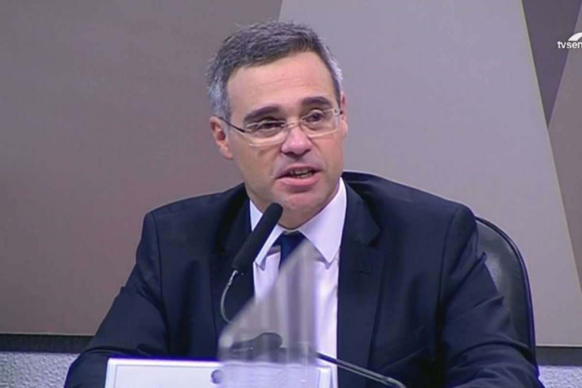 André Mendonça é aprovado na CCJ para cargo de ministro no STF
