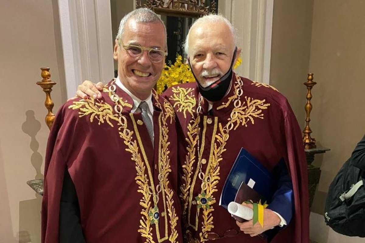 Carlinhos de Jesus é empossado na Academia Brasileira de Cultura