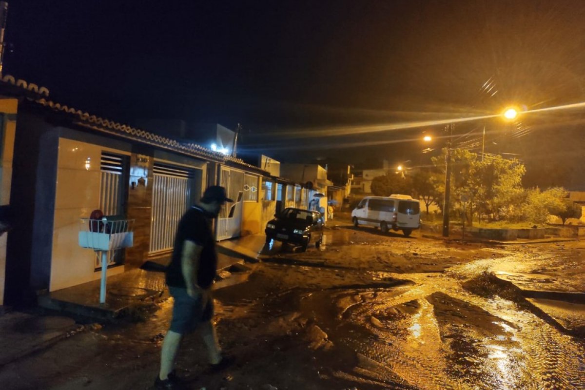 Após mortes provocadas pela chuva, Itaberaba tem situação de emergência reconhecida pela Defesa Civil da Bahia