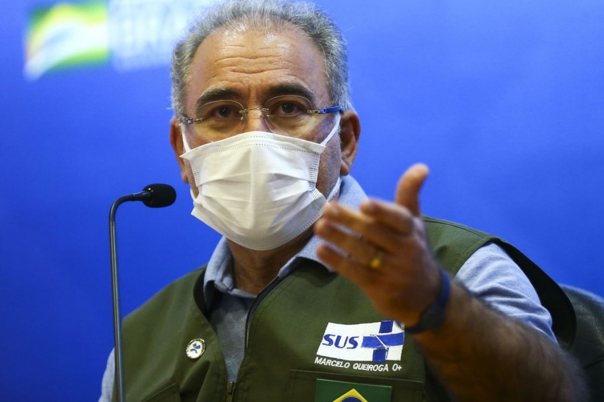 Paulo Guedes afirma que país precisa se preocupar com a variante Ômicron