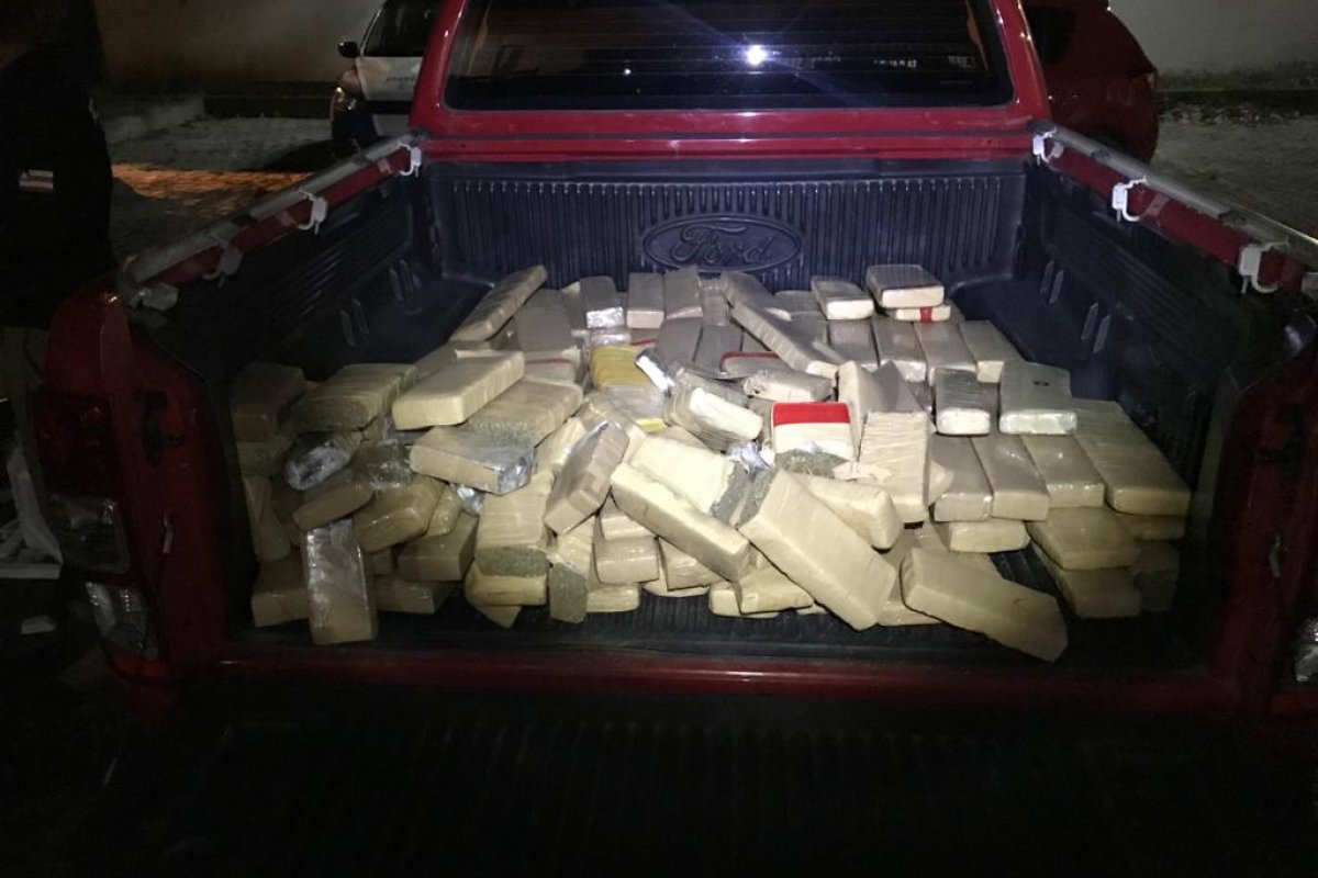 Operação policial apreende 147 kg de maconha em Feira de Santana