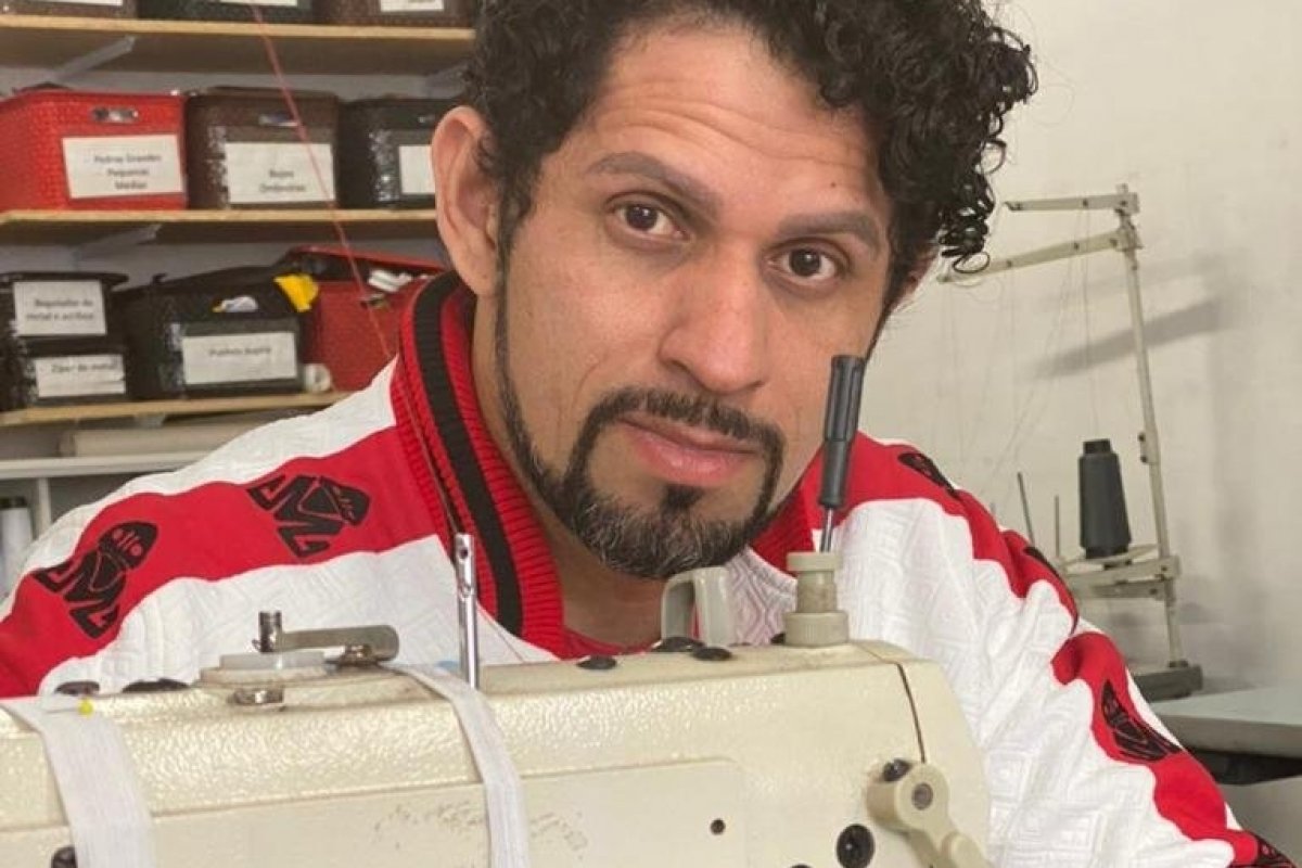Estilista brasileiro assina looks em reality internacional das drags