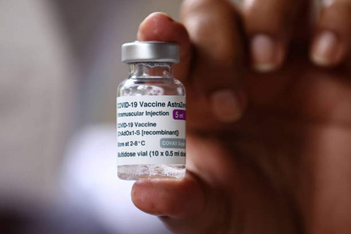 Gatilho de coágulos raros são descobertos após vacinação pela Astrazeneca