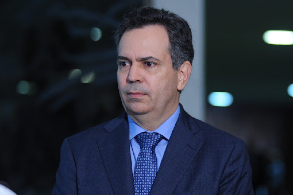 Deputado baiano quer exigir comprovante de vacinação para votar em 2022