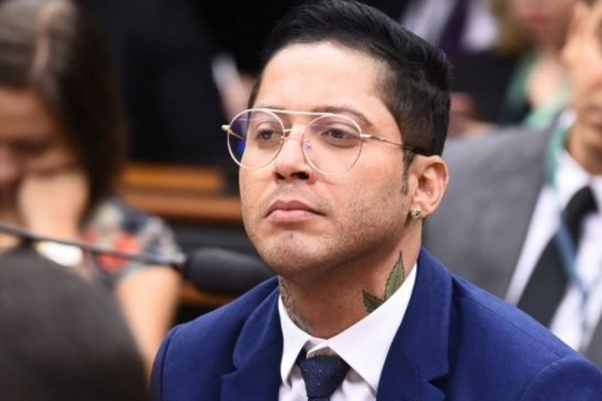 Vídeo: Após ser flagrado dirigindo sem CNH, Kannário confessa que nunca tirou o documento