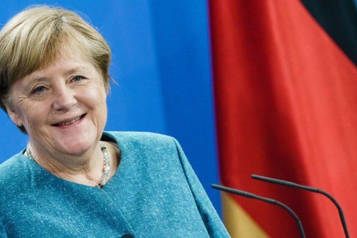 Merkel faz apelo para que alemães se vacinem