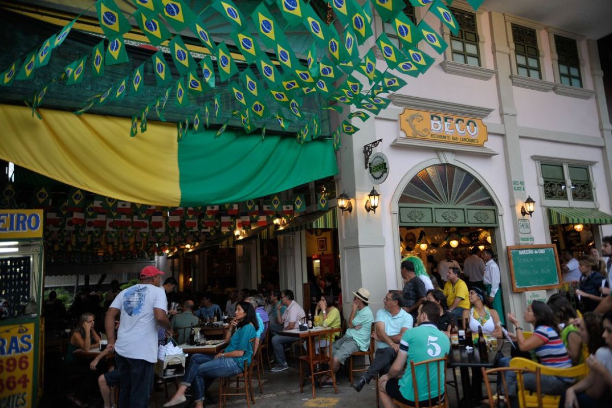 Mais da metade dos brasileiros maiores de 18 anos consome bebidas alcoólicas, aponta pesquisa